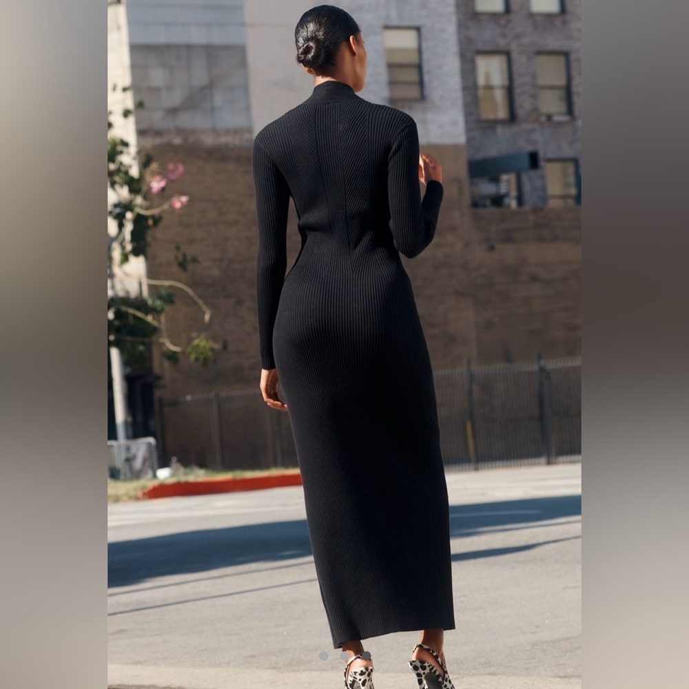 Long-sleeve crisscross knit dress - Picture 3 of 3